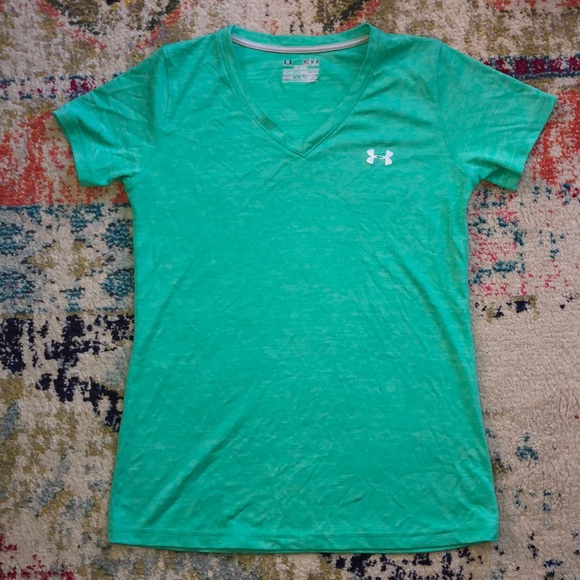 Under Armour Tops - Under Armour tee
